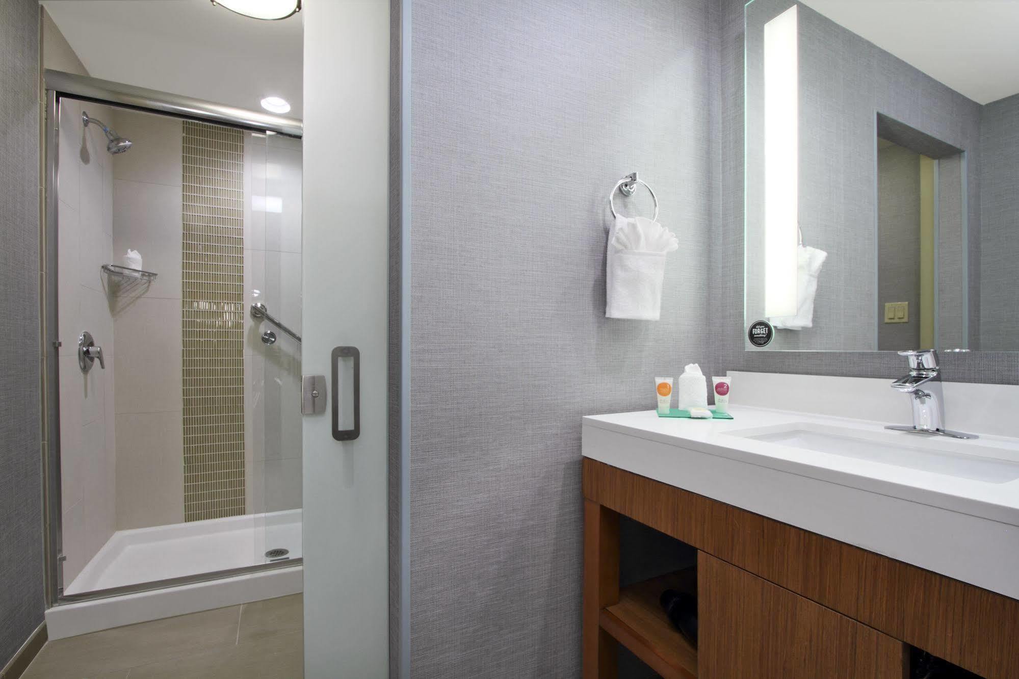 Hyatt Place Nw Vintage Park Hotel
