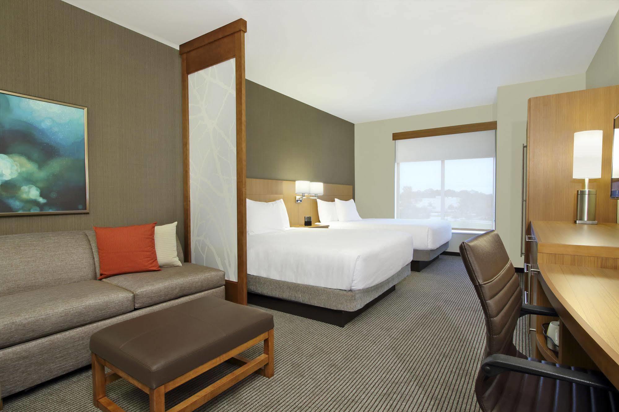 Hyatt Place Nw Vintage Park 3*